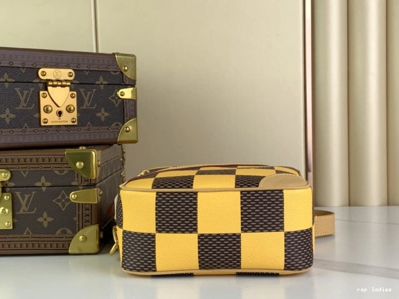 Cheap Messenger-24*24*8CM Chess VUITTON LOUIS 0809